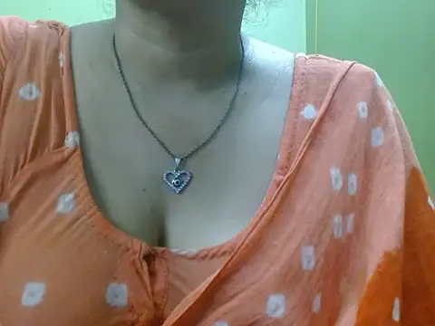 LOVERIAKOL online show from 04-21-26, 03:39