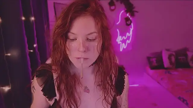 Snapshot of Elsie_Ginger chatting on 12-18-24, 09:08 Elsie Ginger online show from 12-18-24, 09:08