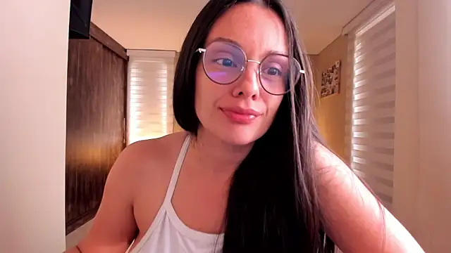 Snapshot of anabel_025 chatting on 02-19-25, 04:11 anabel 025 online show from 02-19-25, 04:11