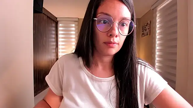 Snapshot of anabel_025 chatting on 03-14-25, 04:09 anabel 025 online show from 03-14-25, 04:09