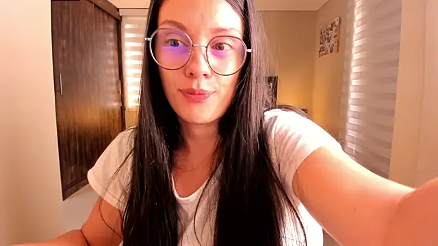 Snapshot of anabel_025 chatting on 03-18-25, 03:42 anabel 025 online show from 03-18-25, 03:42