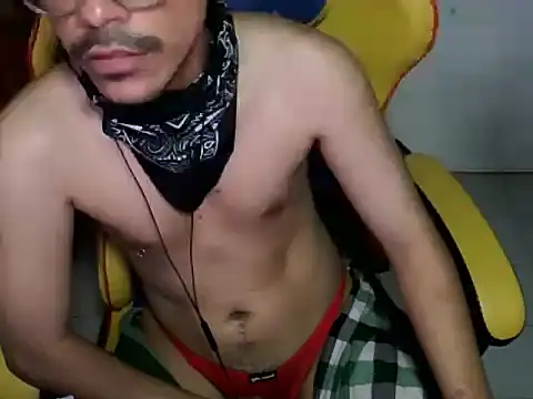 Snapshot of cloudyth1994 chatting on 02-26-25, 05:07 cloudyth1994 online show from 02-26-25, 05:07