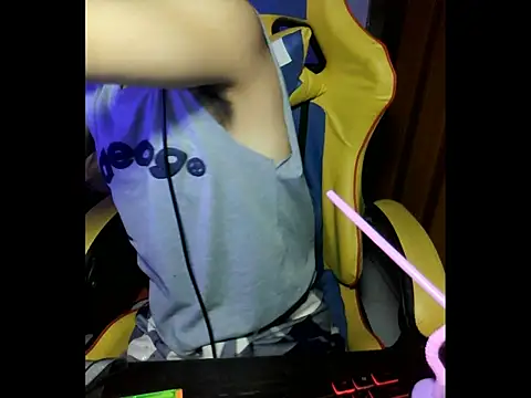 Snapshot of cloudyth1994 chatting on 11-20-25, 07:24 cloudyth1994 online show from 11-20-25, 07:24