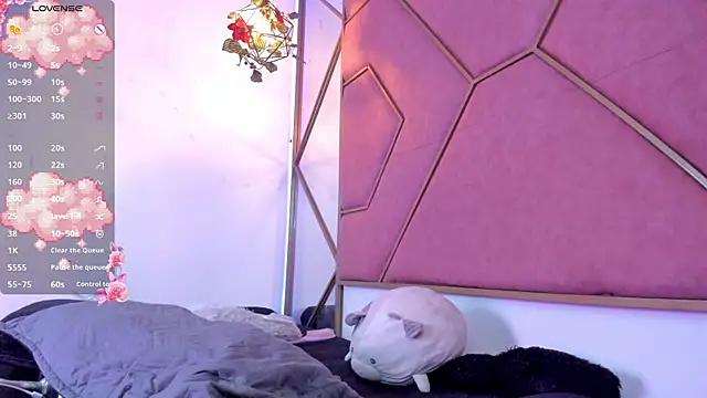 Yuri Stars online show from 03-06-25, 12:54