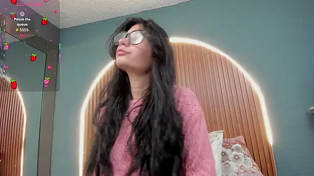 NayeCloud online show from 11-27-25, 03:41