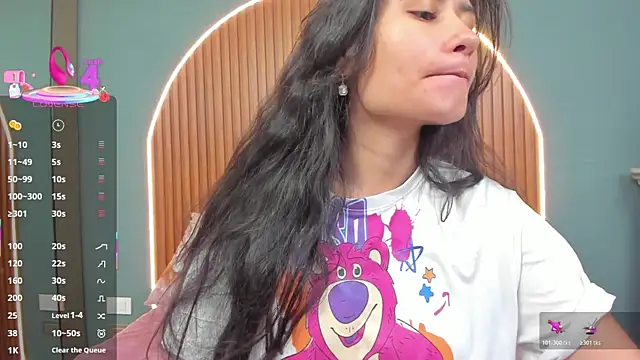 NayeCloud online show from 12-19-25, 03:46