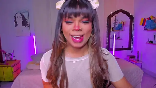 CuteRomi online show from 10-24-25, 04:20