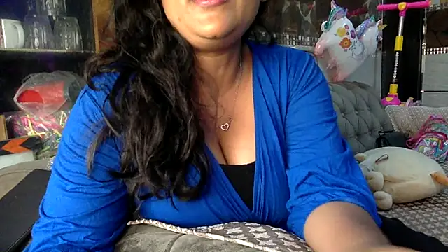 HaaniKaur online show from 05-06-26, 07:35