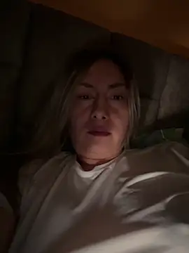 Snapshot of xLadyScarlettx chatting on 02-02-25, 03:43 xLadyScarlettx online show from 02-02-25, 03:43