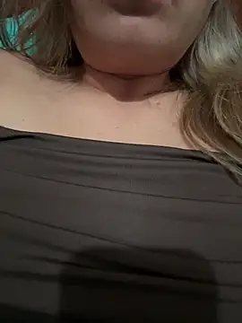 Snapshot of xLadyScarlettx chatting on 02-05-25, 02:51 xLadyScarlettx online show from 02-05-25, 02:51