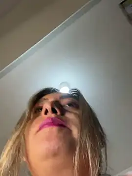 Snapshot of xLadyScarlettx chatting on 02-21-25, 03:12 xLadyScarlettx online show from 02-21-25, 03:12