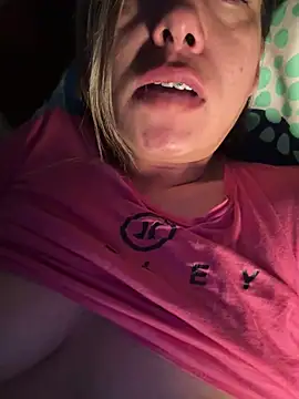 Snapshot of xLadyScarlettx chatting on 03-09-25, 04:05 xLadyScarlettx online show from 03-09-25, 04:05