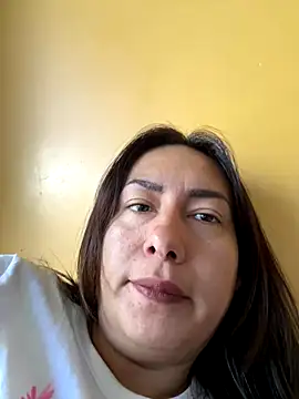 Snapshot of xLadyScarlettx chatting on 10-05-25, 04:05 xLadyScarlettx online show from 10-05-25, 04:05