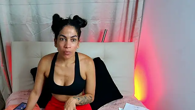 Snapshot of sara_smith45 chatting on 03-14-25, 06:18 sara smith45 online show from 03-14-25, 06:18