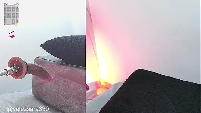 Snapshot of sara_smith45 chatting on 09-23-25, 10:40 sara smith45 online show from 09-23-25, 10:40