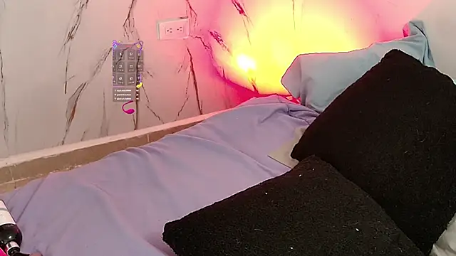 Snapshot of sara_smith45 chatting on 10-22-25, 10:20 sara smith45 online show from 10-22-25, 10:20