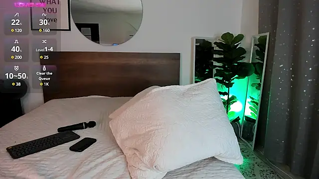 Isaa Coleman  online show from 03-04-25, 01:45