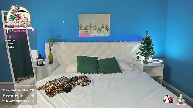 Hellen Moore online show from 12-27-24, 03:53