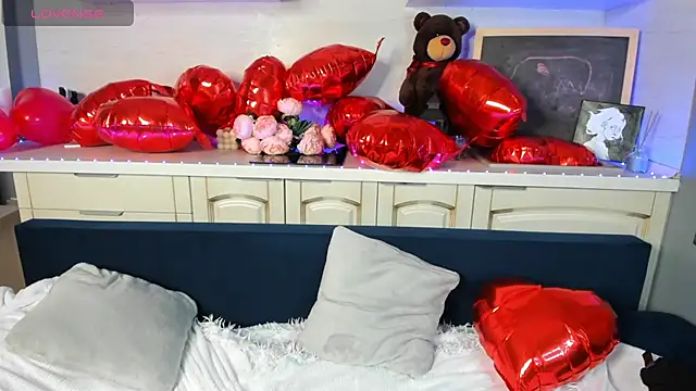 Hellen Moore online show from 02-10-25, 07:15