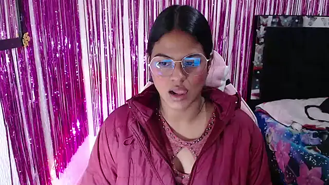 SweetAlmaa online show from 04-27-26, 10:24