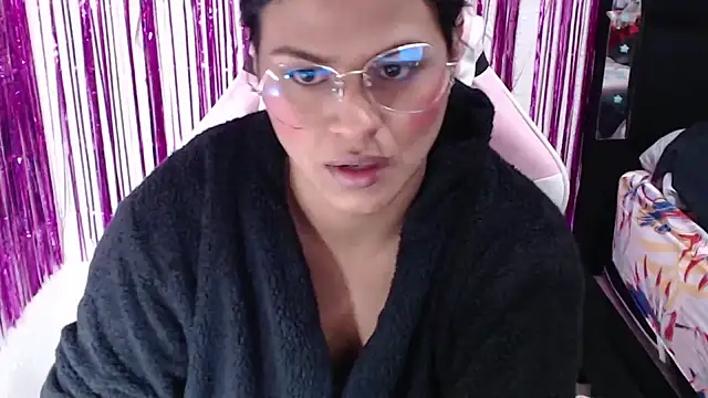 Snapshot of SweetAlmaa chatting on 05-13-26, 10:01 SweetAlmaa online show from 05-13-26, 10:01