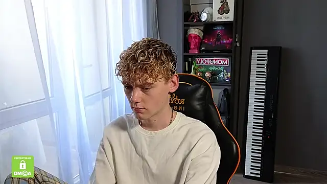 Keytaro online show from 09-19-25, 08:16