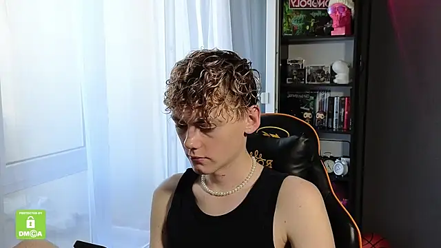 Keytaro online show from 09-27-25, 10:20