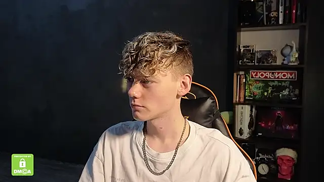 Keytaro online show from 11-21-25, 01:21