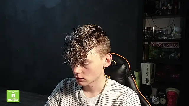 Keytaro online show from 11-30-25, 12:42