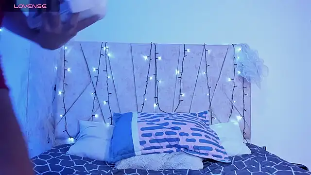 Snapshot of Kaela18 chatting on 12-11-24, 01:28 Kaela18 online show from 12-11-24, 01:28