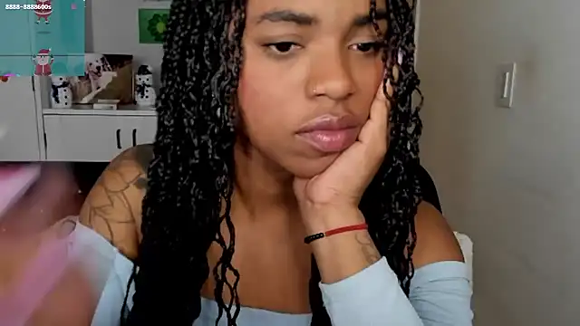 Snapshot of Marce_22 chatting on 12-23-24, 10:10 Marce 22 online show from 12-23-24, 10:10