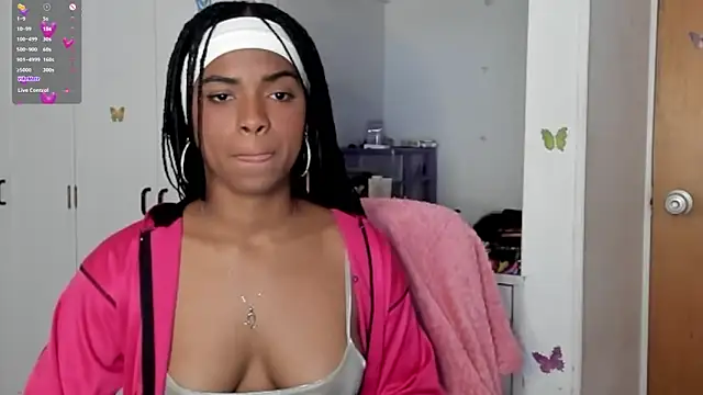 Snapshot of Marce_22 chatting on 02-07-25, 03:01 Marce 22 online show from 02-07-25, 03:01