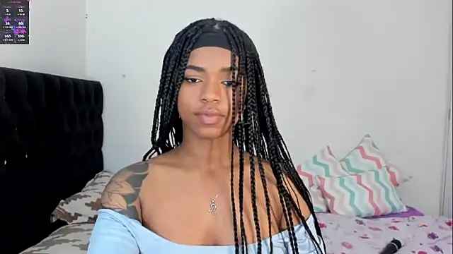 Snapshot of Marce_22 chatting on 02-27-25, 07:01 Marce 22 online show from 02-27-25, 07:01