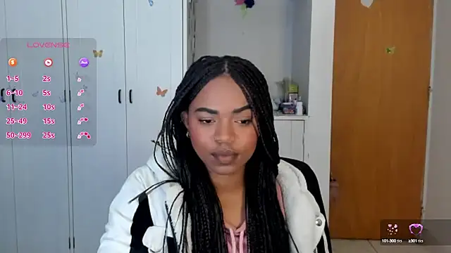 Snapshot of Marce_22 chatting on 09-24-25, 03:43 Marce 22 online show from 09-24-25, 03:43