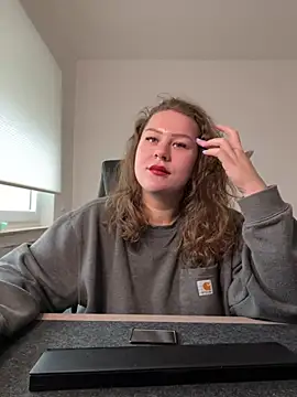 Snapshot of Fancy-Francy chatting on 12-13-24, 11:55 Fancy-Francy online show from 12-13-24, 11:55