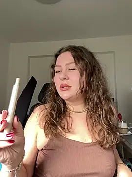 Snapshot of Fancy-Francy chatting on 03-18-25, 12:58 Fancy-Francy online show from 03-18-25, 12:58