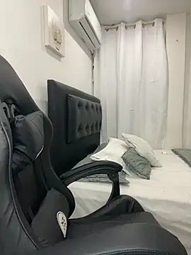 Snapshot of Belissa_miller chatting on 09-27-25, 05:29 Belissa miller online show from 09-27-25, 05:29