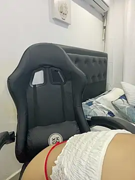 Snapshot of Belissa_miller chatting on 10-22-25, 07:35 Belissa miller online show from 10-22-25, 07:35