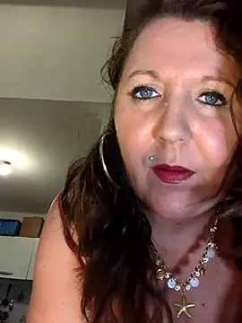 Snapshot of Candy-Desire chatting on 07-18-26, 06:34 Candy-Desire online show from 07-18-26, 06:34