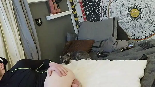 UnCuTupTheBuTT online show from 02-05-26, 08:30