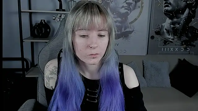 LexiWenford online show from 10-31-25, 02:56