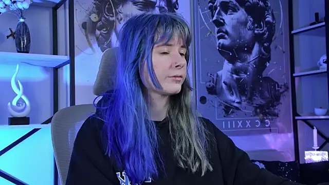 LexiWenford online show from 04-28-26, 02:49