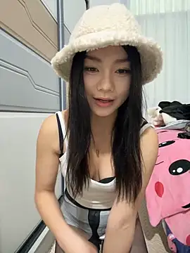 Snapshot of Asia-Melody chatting on 02-10-25, 09:14 Asia-Melody online show from 02-10-25, 09:14