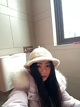 Snapshot of Asia-Melody chatting on 02-14-25, 03:43 Asia-Melody online show from 02-14-25, 03:43