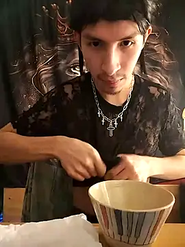 Dennis 2024 online show from 02-21-25, 07:43