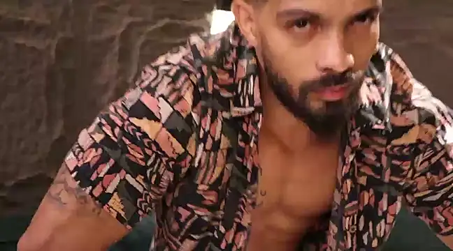 DannSaenz online show from 03-03-25, 02:04