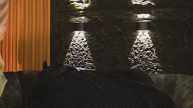 DannSaenz online show from 10-28-25, 01:14