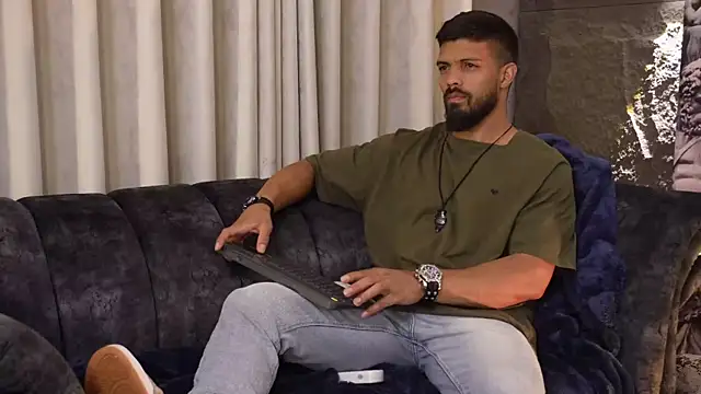 DannSaenz online show from 11-15-25, 05:20