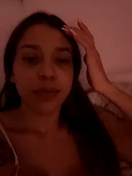 Snapshot of DanielaSaenz0 chatting on 12-19-25, 01:34 DanielaSaenz0 online show from 12-19-25, 01:34