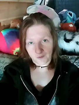 Eluradess online show from 10-21-25, 03:35